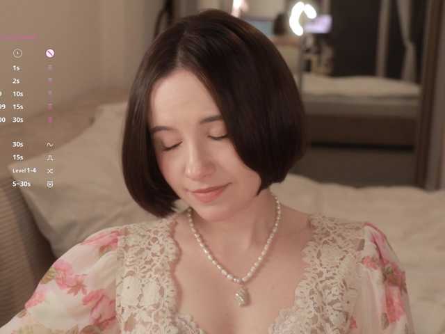  -FemaleEssence- chat room