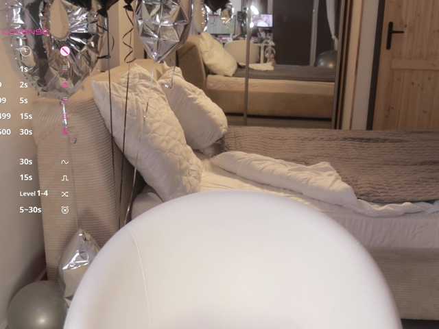 -FemaleEssence- live cam on BongaCams