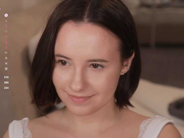 -FemaleEssence- live cam on BongaCams