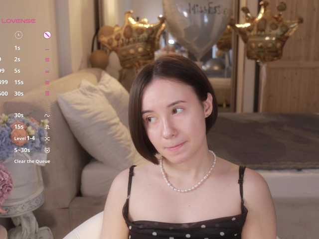-FemaleEssence- live cam on BongaCams