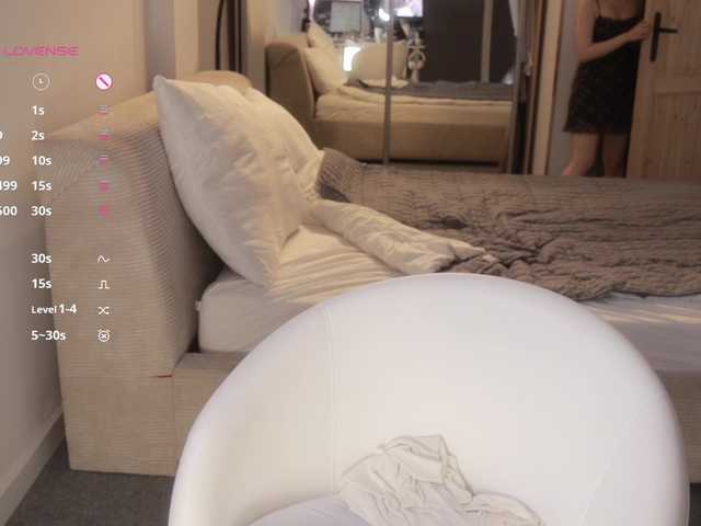 -FemaleEssence- live cam on BongaCams