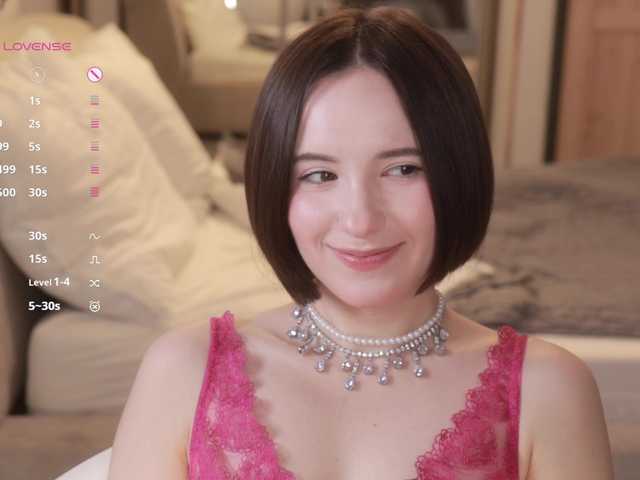 -femaleessence- live sex