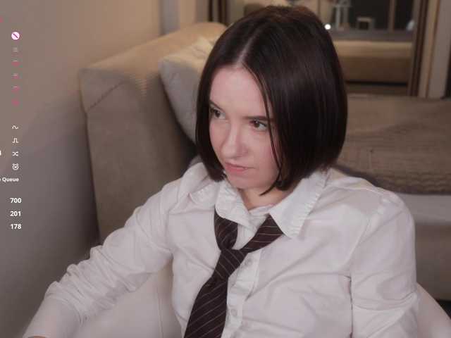 -FemaleEssence- live cam on BongaCams