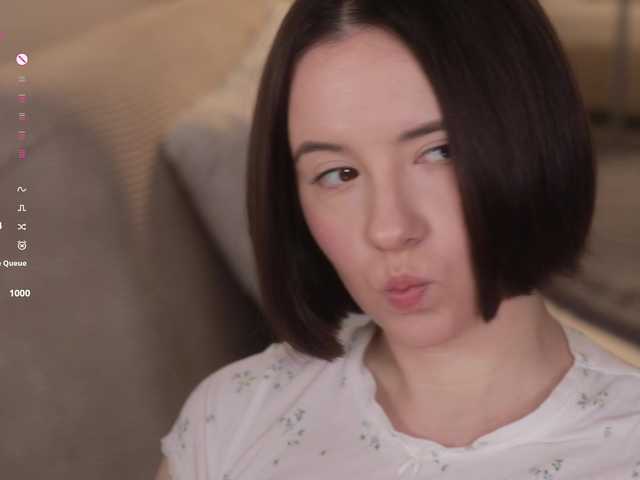 -FemaleEssence- live cam on BongaCams