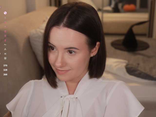 -FemaleEssence- live cam on BongaCams