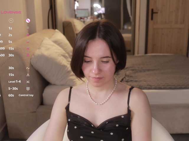 -FemaleEssence- live webcam show