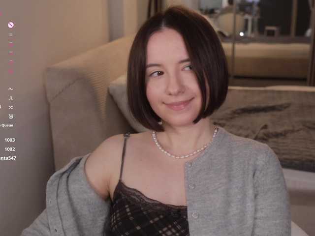 -FemaleEssence- live cam on BongaCams