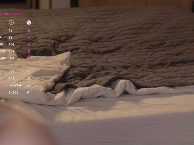 -femaleessence- live sex