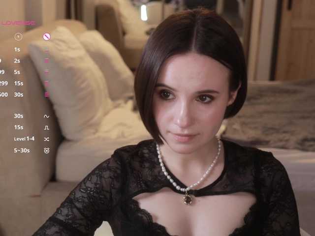 -FemaleEssence- live cam on BongaCams