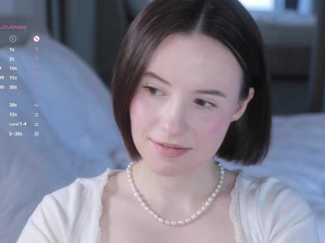  -FemaleEssence- chat room