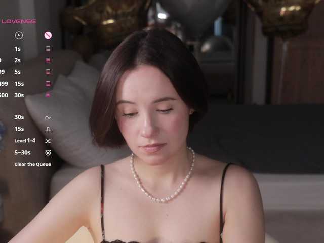 -FemaleEssence- live cam on BongaCams