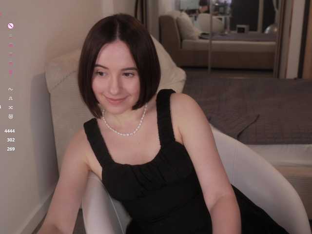 -FemaleEssence- live cam on BongaCams