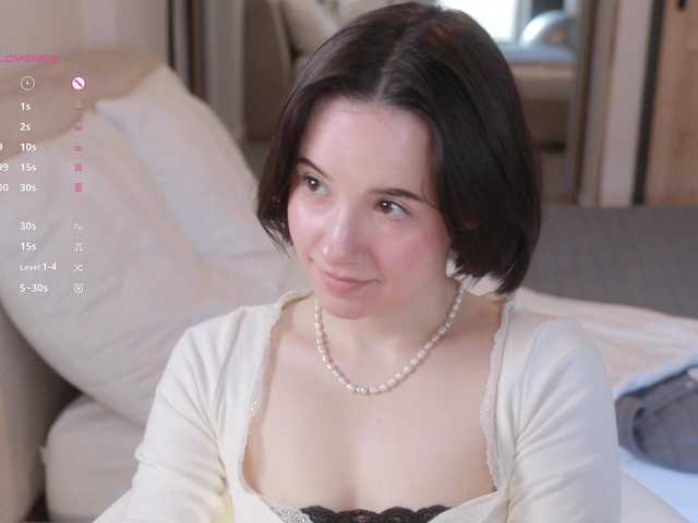 -FemaleEssence- live cam on BongaCams