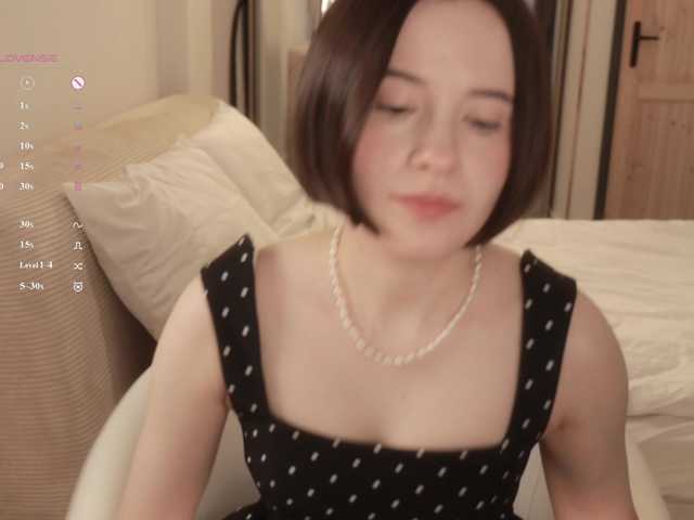  -FemaleEssence- chat room