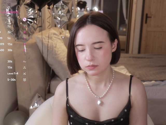 -FemaleEssence- live cam on BongaCams