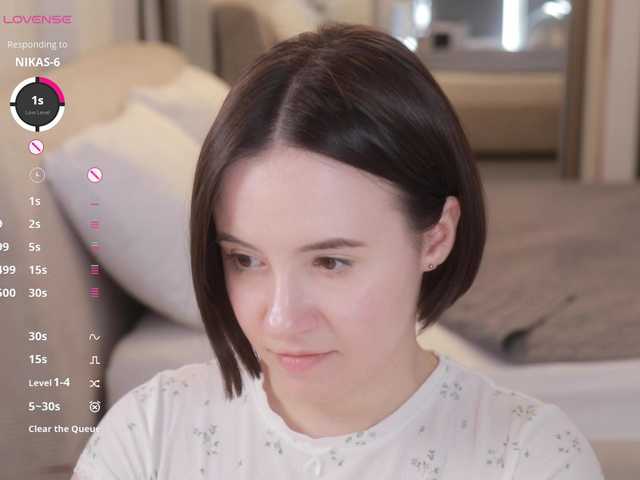 -FemaleEssence- live webcam show