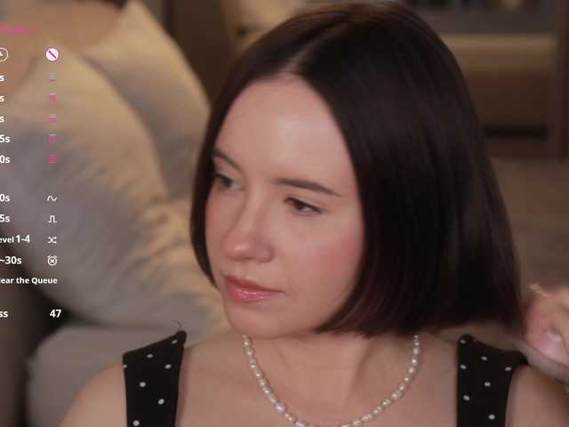 -FemaleEssence- live cam on BongaCams