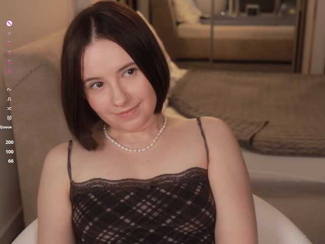-FemaleEssence- live cam on BongaCams