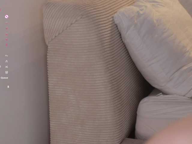 -FemaleEssence- live cam on BongaCams