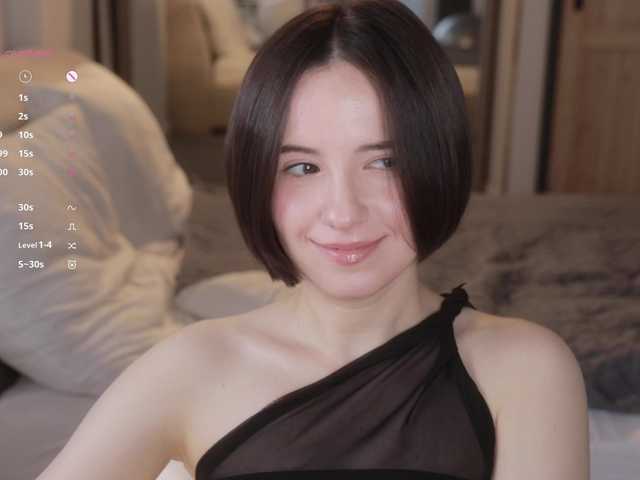 -femaleessence- cam belle