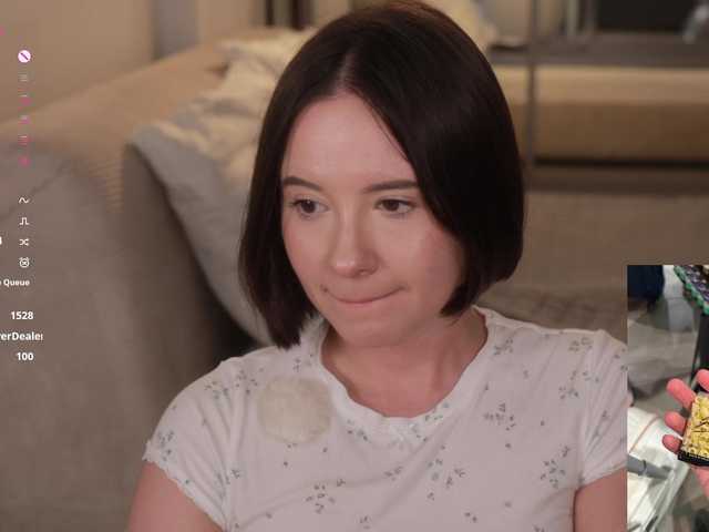 -FemaleEssence- live cam on BongaCams