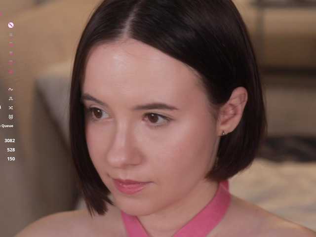 -FemaleEssence- live cam