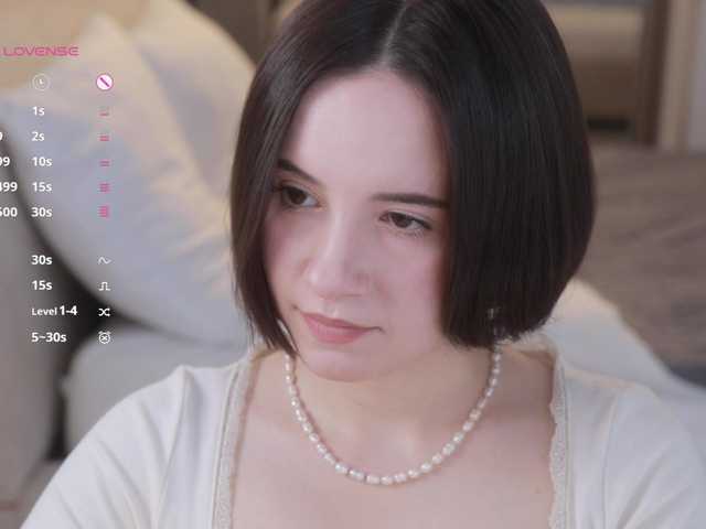 -FemaleEssence- live cam on BongaCams