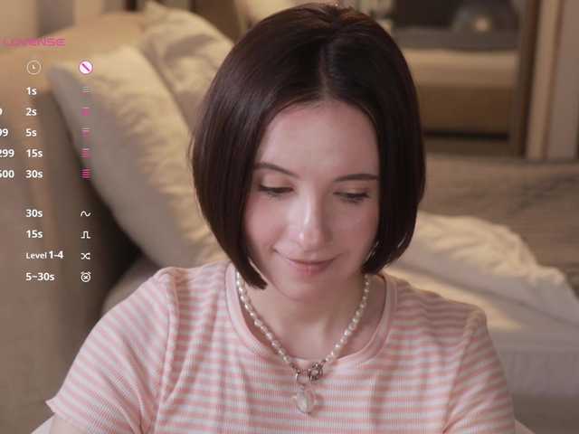 -FemaleEssence- live cam on BongaCams