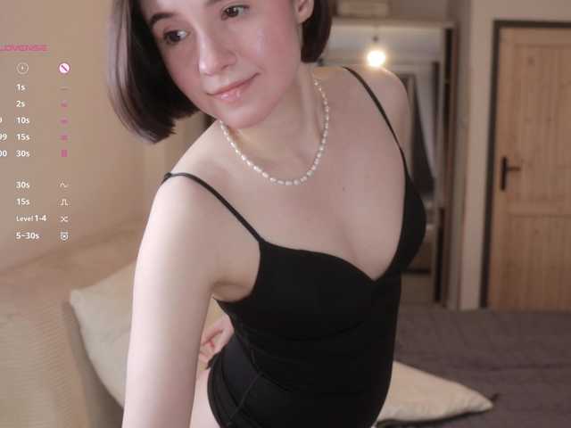 -FemaleEssence- live cam on BongaCams