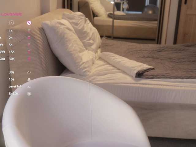 -femaleessence- live sex