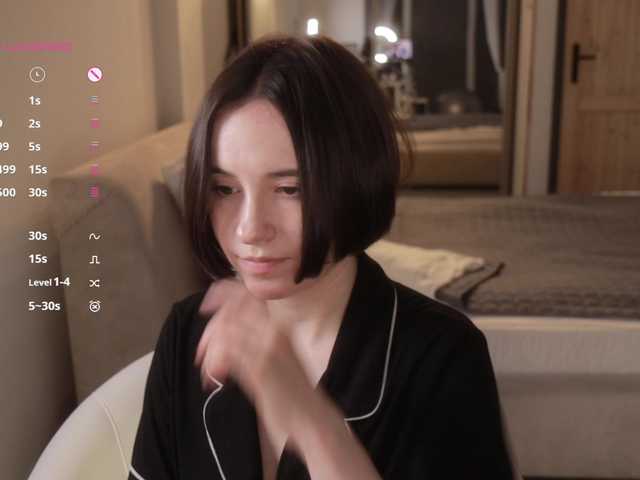 -FemaleEssence- live cam on BongaCams