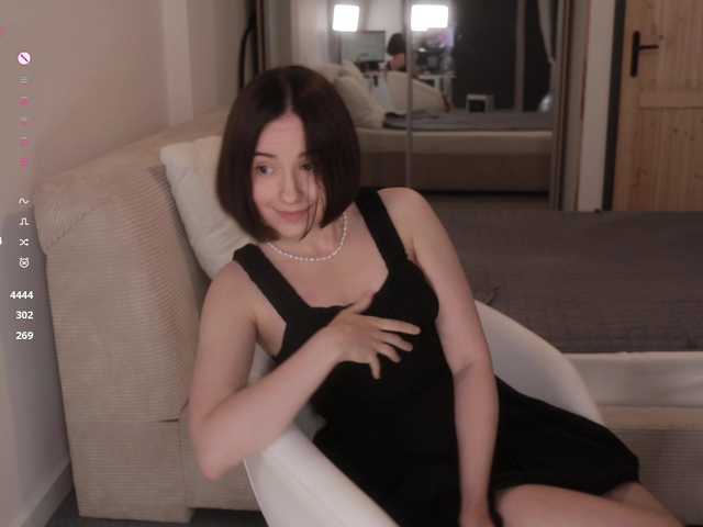 -FemaleEssence- live cam on BongaCams