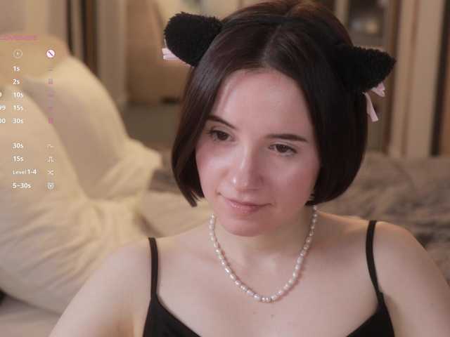 -FemaleEssence- live cam on BongaCams