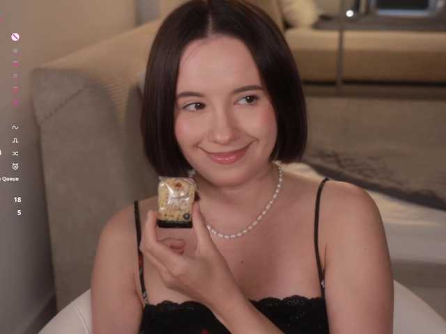 -FemaleEssence- live cam on BongaCams