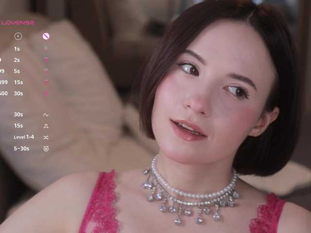 -FemaleEssence- live cam on BongaCams
