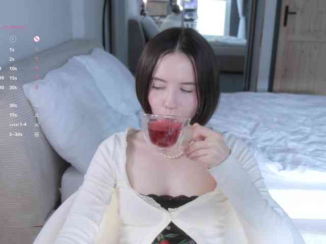 -FemaleEssence-