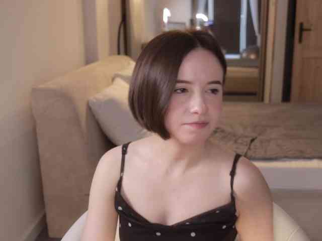Модель: MissEssie