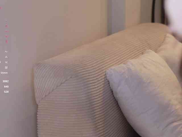 MissEssie webcam