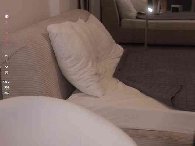 MissEssie webcam