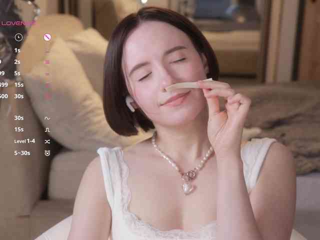 -FemaleEssence- Sex Cam Show