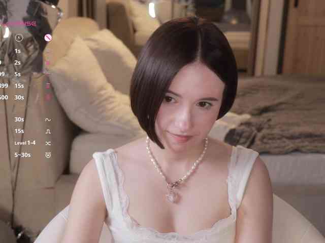 -FemaleEssence- Sex Cam Show
