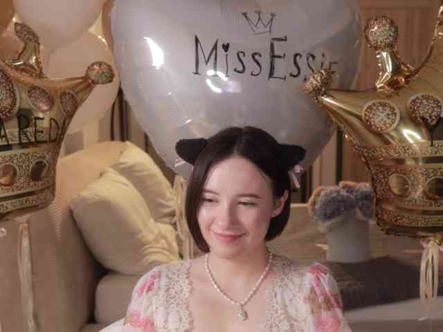 Модель: MissEssie