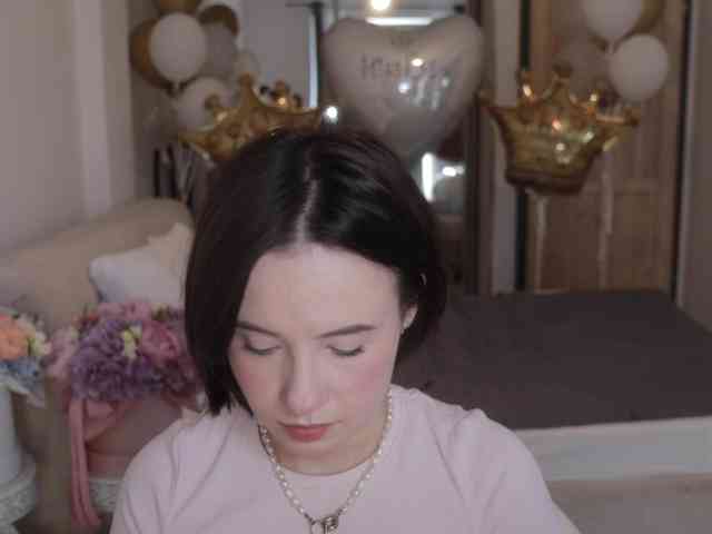 -FemaleEssence- Live Webcam on BongaCams