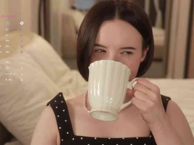 Модель: MissEssie