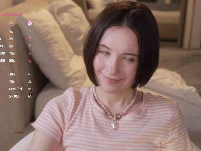 -FemaleEssence- Sex Cam Show