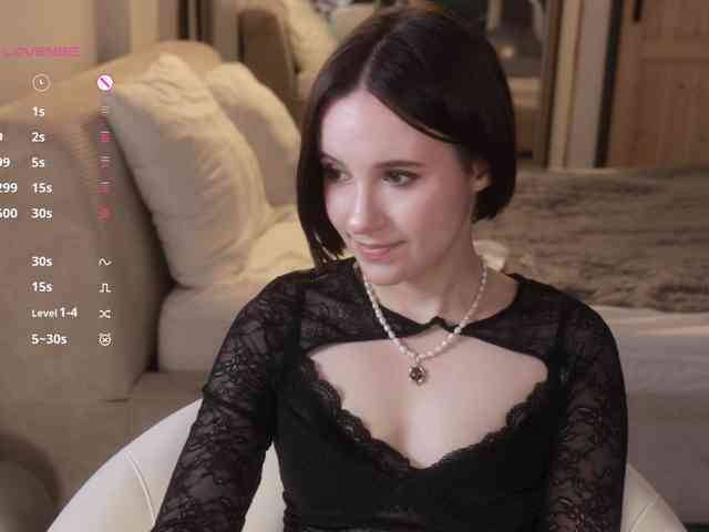 -FemaleEssence- Sex Cam Show