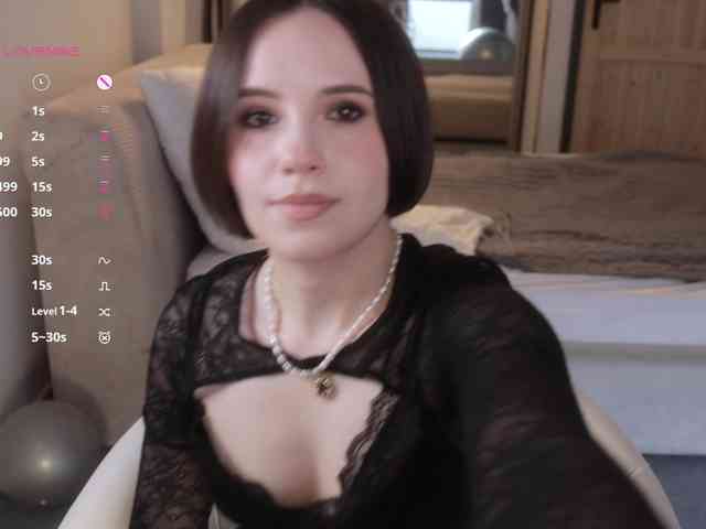 -FemaleEssence- Sex Cam Show