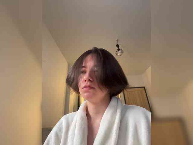 Missessie's cam show statistics and live stream