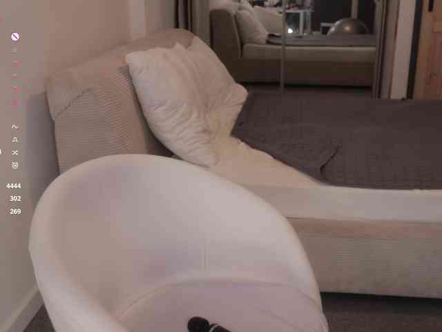 MissEssie webcam