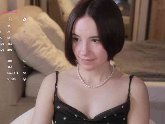 -FemaleEssence- Sex Cam Show